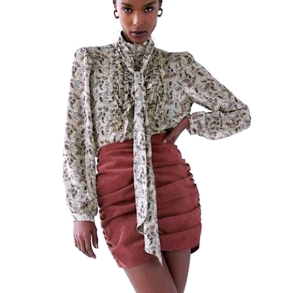 NWT • Zara‎ • Ruched Mini Skirt